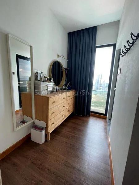 2 Bed Condo for Sale in  Harbour View Towers - Image 4